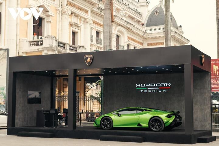 Cận cảnh Lamborghini Huracan Tecnica giá gần 20 tỷ đồng tại Hà Nội - 3