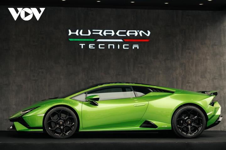 Cận cảnh Lamborghini Huracan Tecnica giá gần 20 tỷ đồng tại Hà Nội - 2