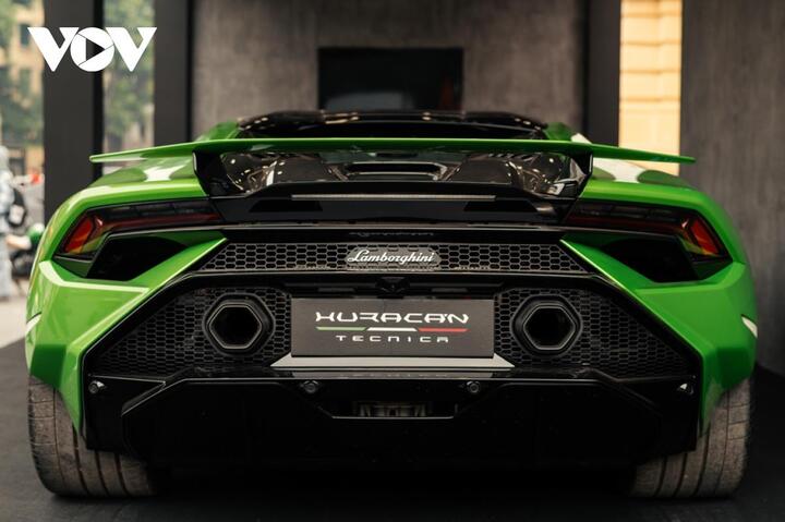 Cận cảnh Lamborghini Huracan Tecnica giá gần 20 tỷ đồng tại Hà Nội - 4