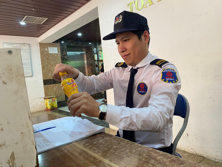 Giải pháp tỉnh táo giúp bảo vệ trực đêm vượt qua áp lực những ngày cuối năm - 2