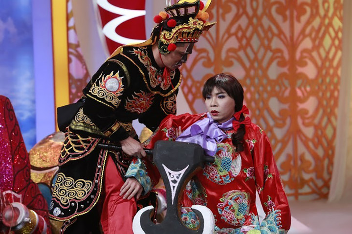 Tạo hình 'cô Đẩu' Công Lý thay đổi thế nào sau 20 năm đóng Táo quân? - 10