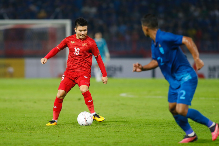 BLV Quang Tùng: Tuyển Việt Nam rơi vào thế bị động, phải chạy theo Thái Lan - 3