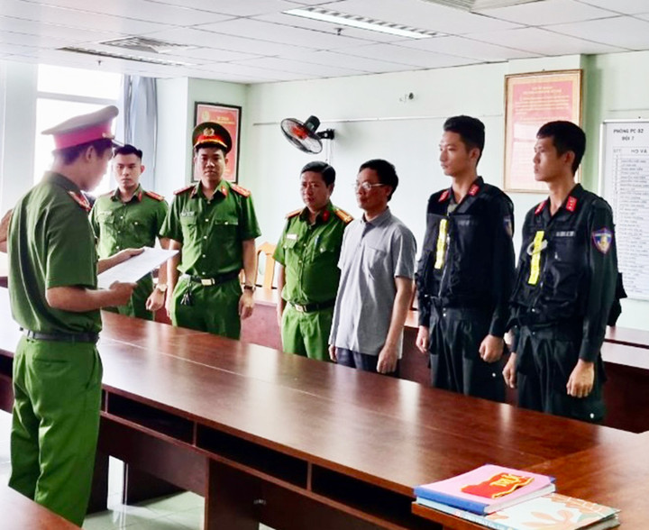 Khởi tố nguyên Cục trưởng Cục Đăng kiểm Việt Nam Trần Kỳ Hình - 1