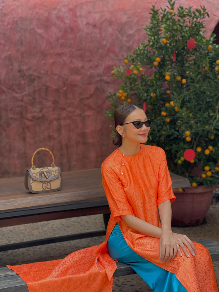 Sao Việt 19/1: Trương Ngọc Ánh khoe ảnh 3 thế hệ, Lưu Hương Giang gợi cảm - 3