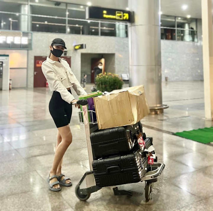 Sao Việt 19/1: Trương Ngọc Ánh khoe ảnh 3 thế hệ, Lưu Hương Giang gợi cảm - 4