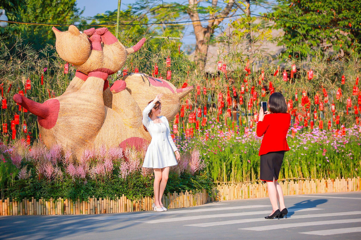 Giới trẻ Thủ đô đón Tết tại Home Hanoi Xuan 2023 - 2