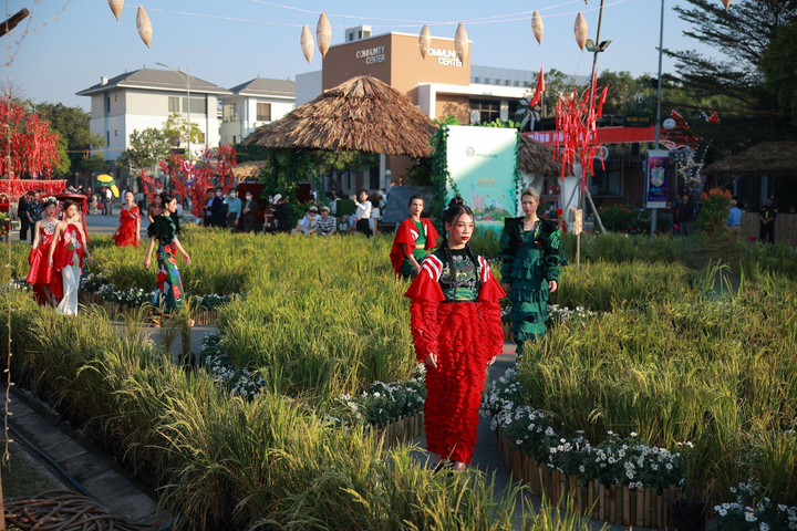 Giới trẻ Thủ đô đón Tết tại Home Hanoi Xuan 2023 - 7