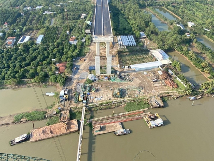 Nhiều công trình lớn thi công xuyên Tết, lãnh đạo Bộ GTVT trực tiếp thị sát - 2