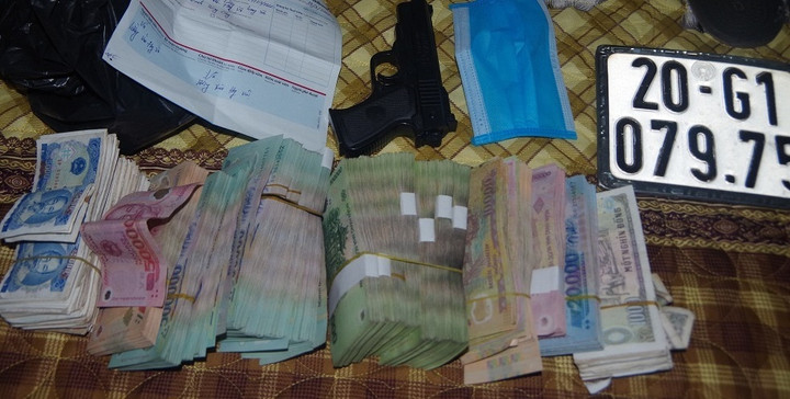 Tên cướp ngân hàng sa lưới sau 12 tiếng gây án vì...béo - 4