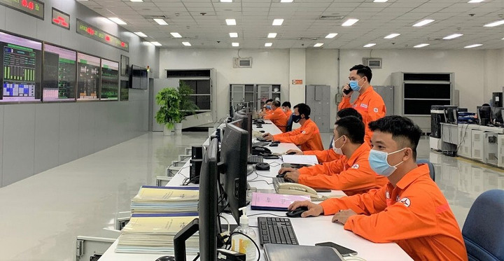 EVN sẵn sàng phương án vận hành hệ thống điện an toàn, ổn định trong Tết 2023 - 1
