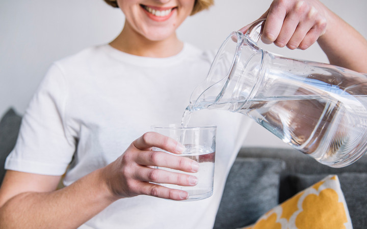 9 cách phòng ngừa khàn tiếng, mất giọng ngày Tết - 1