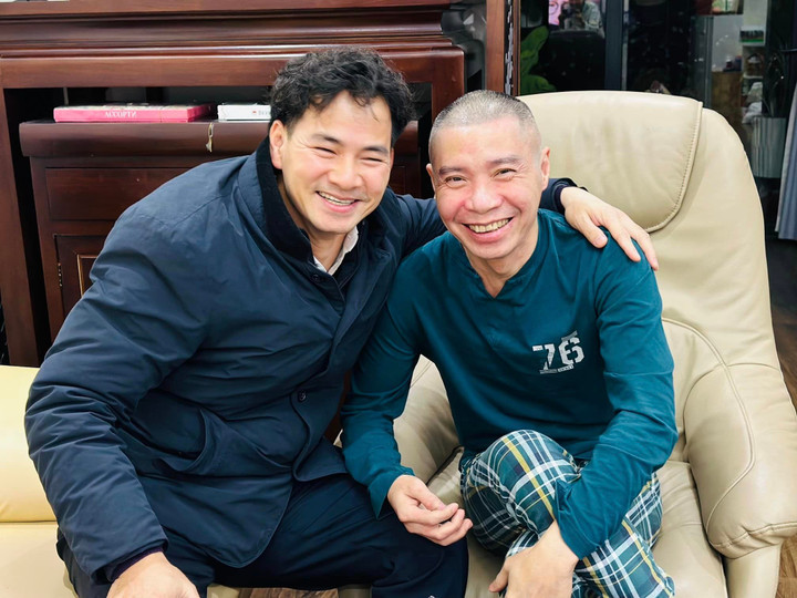 Sao Việt 20/1: Xuân Bắc tới tặng quà Tết cho Công Lý lúc nửa đêm - 1