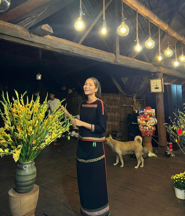 Sao Việt 20/1: Xuân Bắc tới tặng quà Tết cho Công Lý lúc nửa đêm - 5