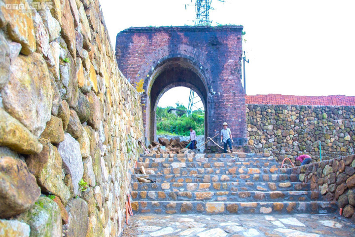 Cận cảnh hình hài Di tích Hải Vân quan sau 1 năm trùng tu, phục dựng - 7