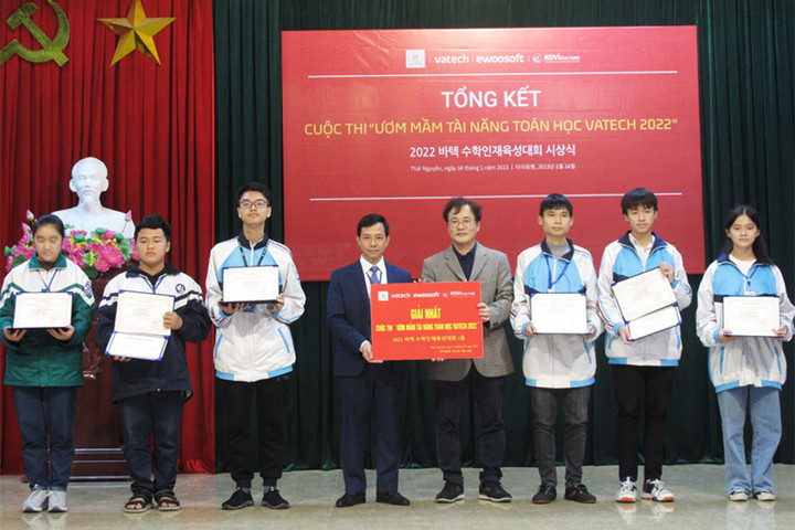 Học sinh đạt thành tích cao tại cuộc thi 'Ươm mầm tài năng toán học VATECH 2022' - 1