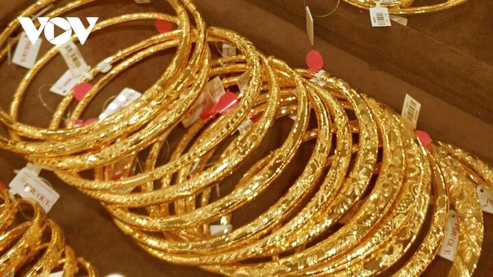Giá vàng trong nước và thế giới cùng đà tăng mạnh - 1