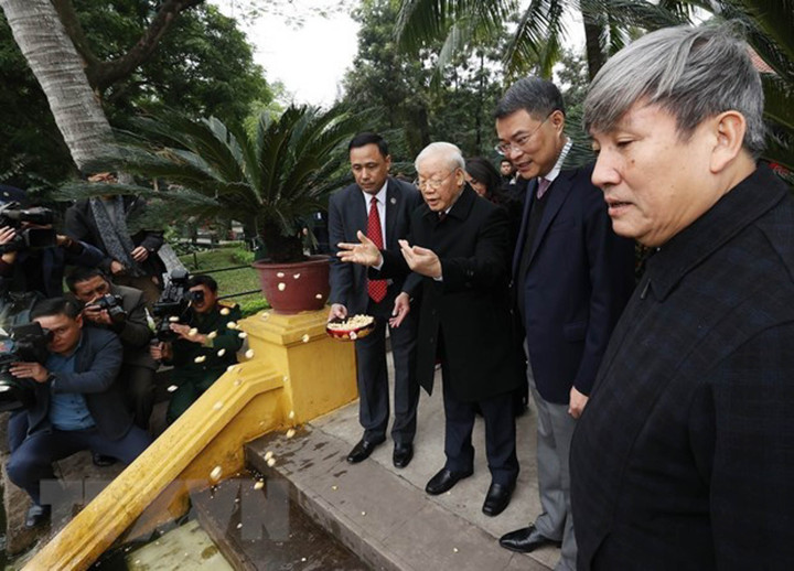 Tổng Bí thư dâng hương tưởng niệm Chủ tịch Hồ Chí Minh - 2