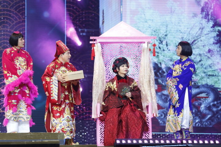 'Bội thực hoa hậu', 'lòng xào xưa' xuất hiện trong 'Táo quân' 2023 - 2