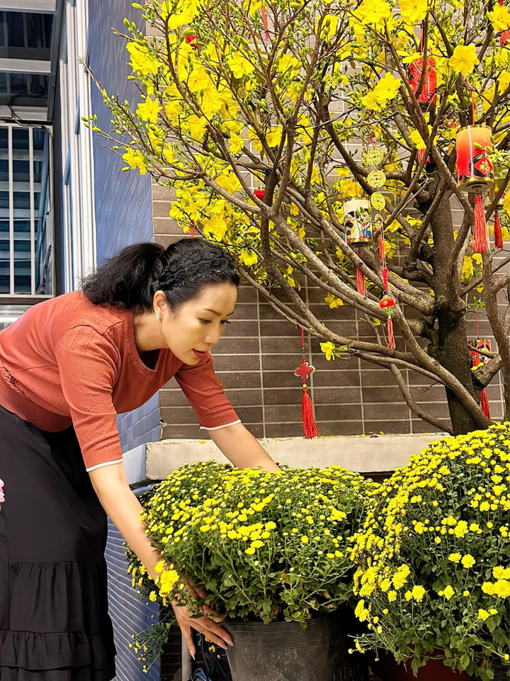 Sao Việt 22/1: Mạnh Trường tình tứ bên vợ, Vân Dung tâm sự ngày Tết - 3