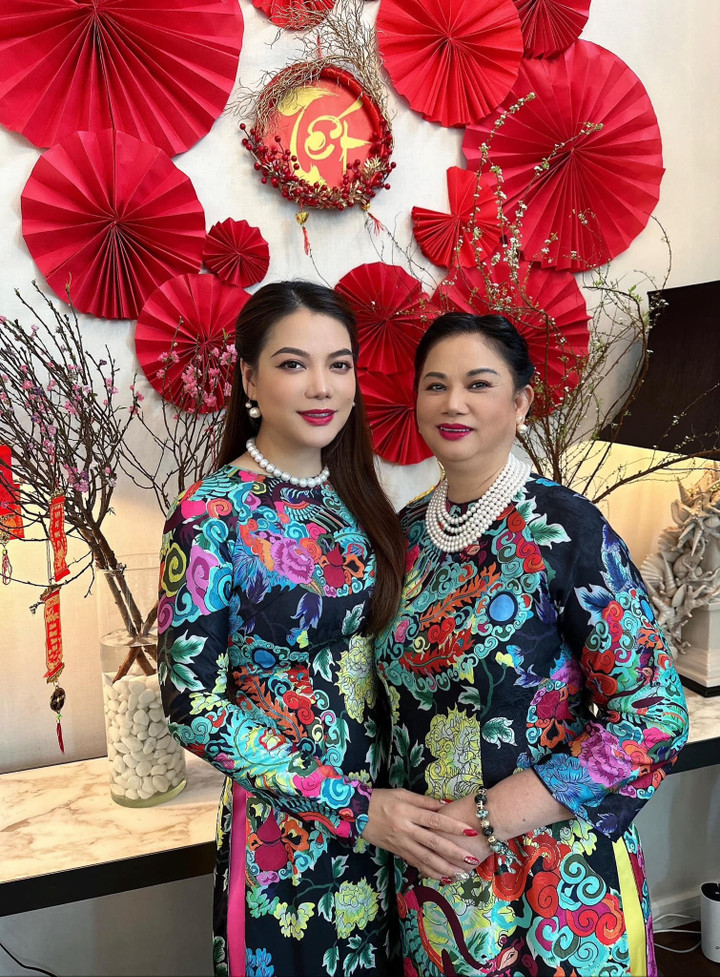 Sao Việt 22/1: Mạnh Trường tình tứ bên vợ, Vân Dung tâm sự ngày Tết - 6