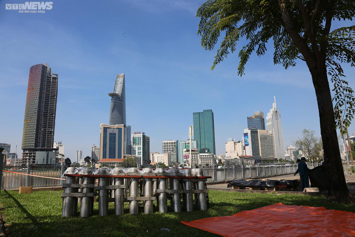 Cả nước đón giao thừa Tết Quý Mão 2023 - 36