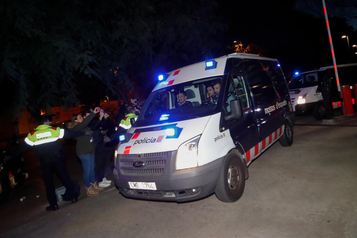 Dani Alves vào tù: Cuộc sống về đêm sau ánh hào quang - 1