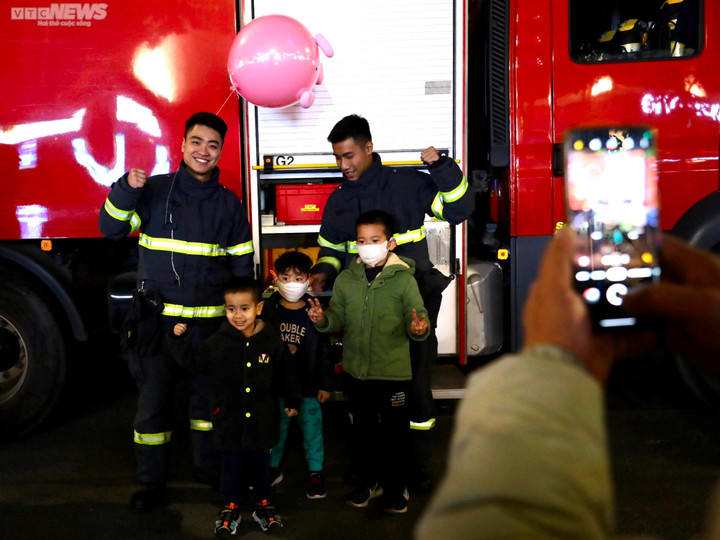 Cả nước đón giao thừa Tết Quý Mão 2023 - 20