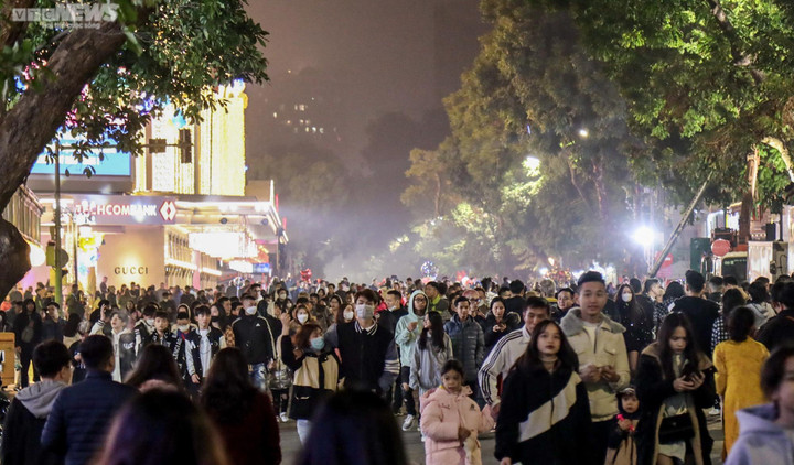 Cả nước đón giao thừa Tết Quý Mão 2023 - 12