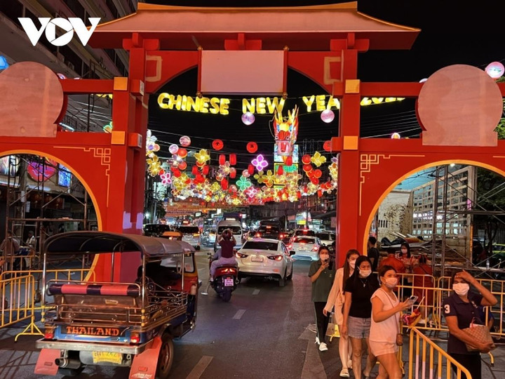 Khu phố người Hoa tại Bangkok lung linh, nhộn nhịp dịp Tết Quý Mão - 1