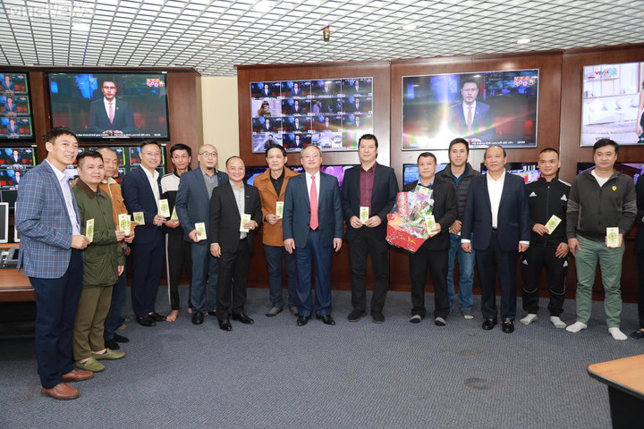 Tổng Giám đốc VOV thăm, chúc Tết cán bộ, phóng viên Đài Truyền hình KTS VTC - 7