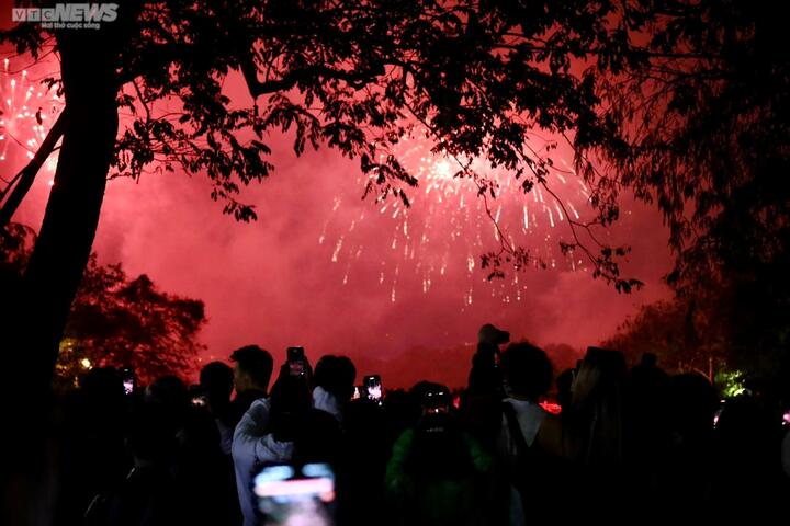 Cả nước đón giao thừa Tết Quý Mão 2023 - 1