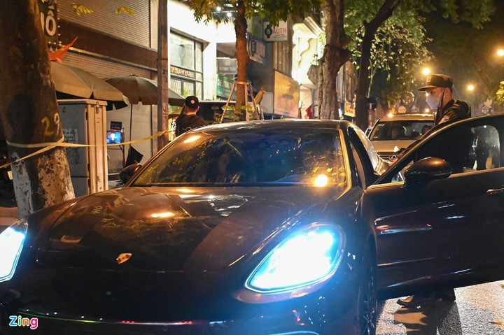 Vi phạm nồng độ cồn ngày Tết, tài xế lớn tiếng với cảnh sát - 21