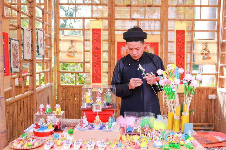 Cùng người Hà Nội du xuân trẩy hội tại đường hoa Home Hanoi Xuan 2023 - 17