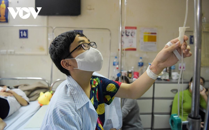 Những 'chiến binh nhi' đón Tết ở bệnh viện - 1