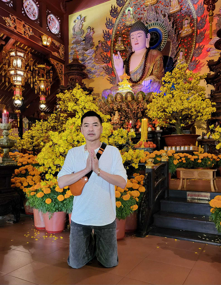 Sao Việt 25/1: Khánh Thi cùng chồng con chúc Tết tình cũ Chí Anh - 4