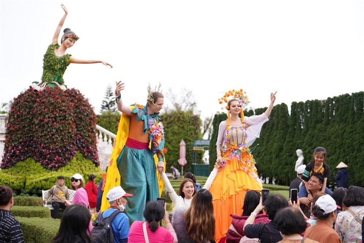 Chiêu đãi vô vàn trải nghiệm, Sun World Ba Na Hills hút khách du xuân - 7