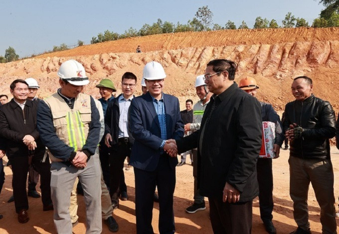 Thủ tướng kiểm tra, đôn đốc dự án cao tốc Tuyên Quang - Phú Thọ - 1