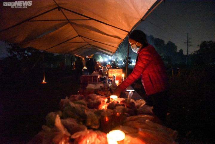 Phiên chợ Âm-Dương mở lúc nửa đêm, 'mua may bán rủi' dịp đầu năm - 2