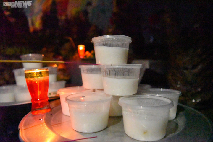 Phiên chợ Âm-Dương mở lúc nửa đêm, 'mua may bán rủi' dịp đầu năm - 11