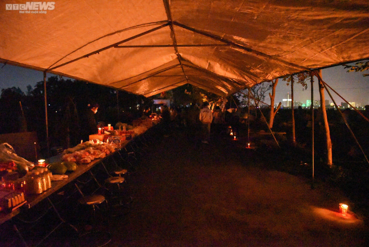 Phiên chợ Âm-Dương mở lúc nửa đêm, 'mua may bán rủi' dịp đầu năm - 9