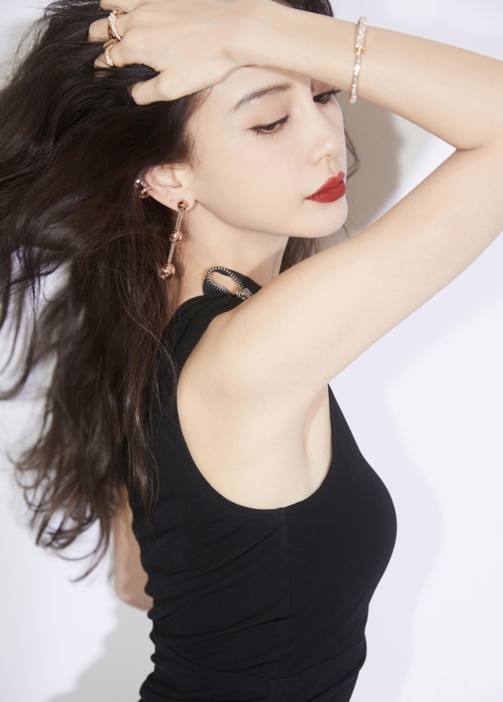 Angelababy bị quay lưng - 1