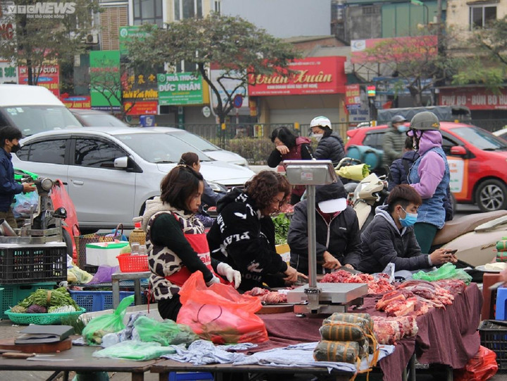 Giá rau xanh, hoa quả, thịt, cá sau Tết thế nào? - 1