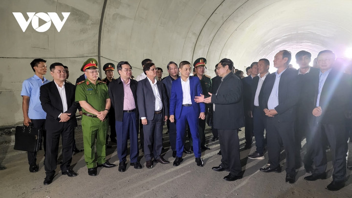 Thủ tướng Phạm Minh Chính kiểm tra, đôn đốc dự án cao tốc Nha Trang - Cam Lâm - 1