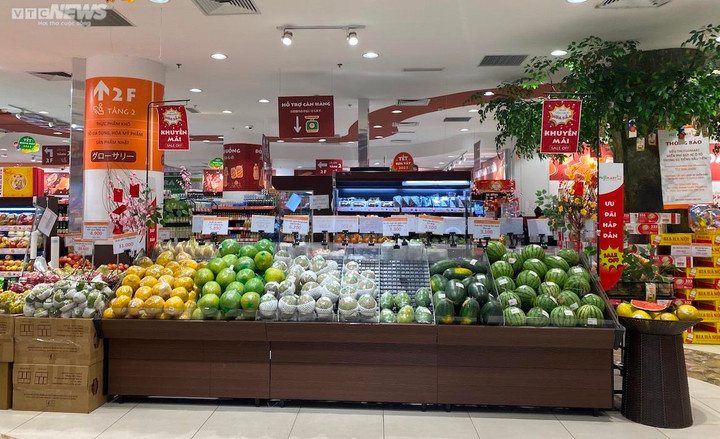 Sau Tết, hàng hóa đầy ắp siêu thị, chợ Hà Nội, giá ổn định - 3