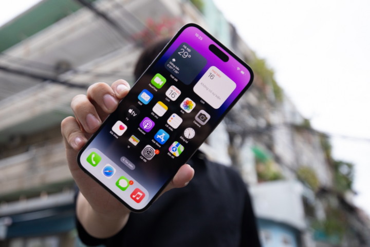 Số smartphone bán ra trên toàn cầu sụt giảm kỷ lục - 1