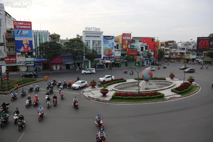 TP.HCM thông thoáng trong ngày đầu trở lại làm việc sau Tết - 2