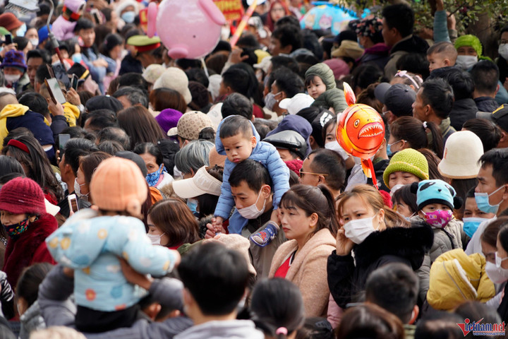 Các cụ thượng thọ được rước bằng võng đào lên miếu Tiên Công lễ tổ ở Quảng Ninh - 9
