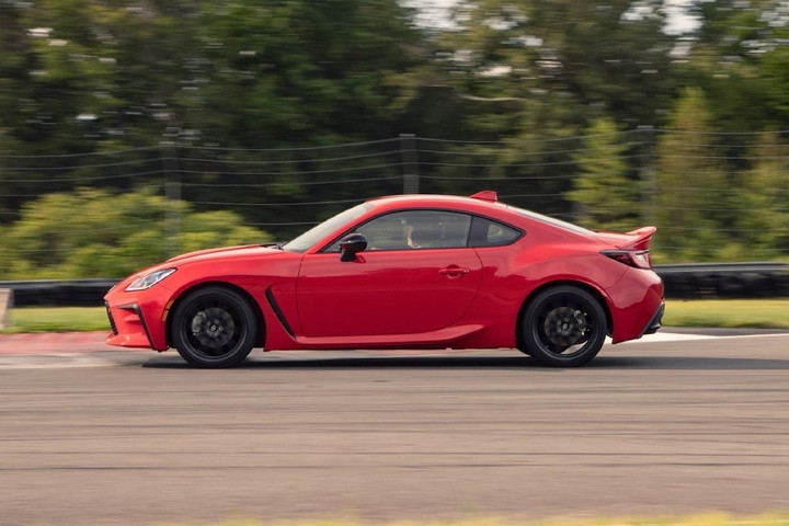 Top 8 mẫu xe thể thao tốt trong tầm giá dưới 700 triệu đồng - 2