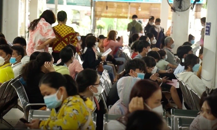 Nhiều người mắc bệnh da liễu sau kỳ nghỉ Tết - 1