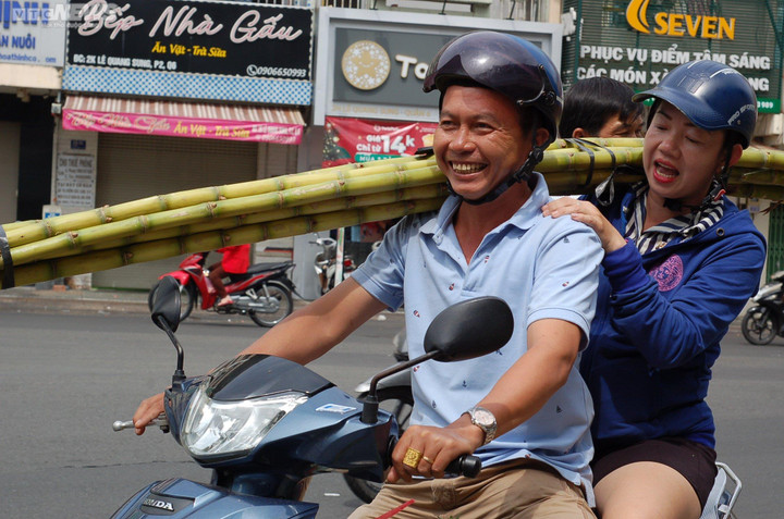 TP.HCM: Mía thân vàng đắt khách ngày cúng vía Ngọc Hoàng - 10